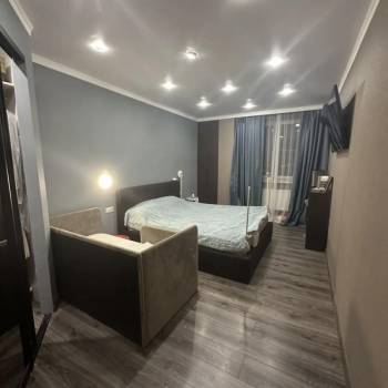 Продается 1-комнатная квартира, 47 м²