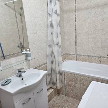 Сдается 1-комнатная квартира, 42 м²