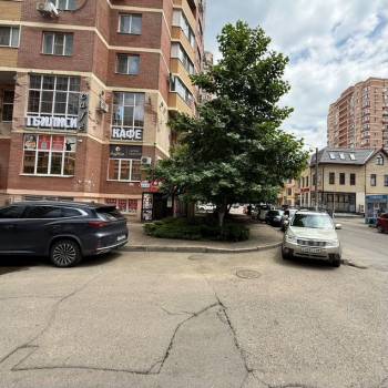Сдается Нежилое помещение, 300 м²