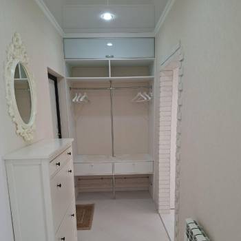 Продается 1-комнатная квартира, 42 м²