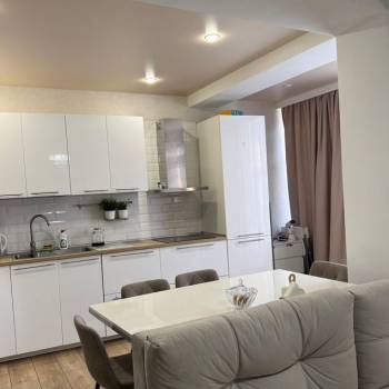 Продается 1-комнатная квартира, 48 м²