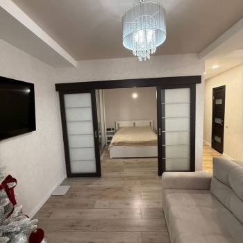 Продается 1-комнатная квартира, 48 м²