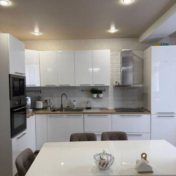 Продается 1-комнатная квартира, 48 м²