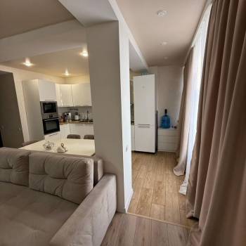 Продается 1-комнатная квартира, 48 м²