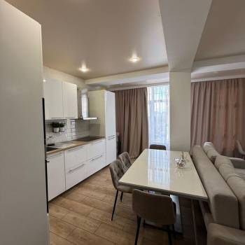 Продается 1-комнатная квартира, 48 м²