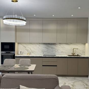 Сдается 2-х комнатная квартира, 81 м²