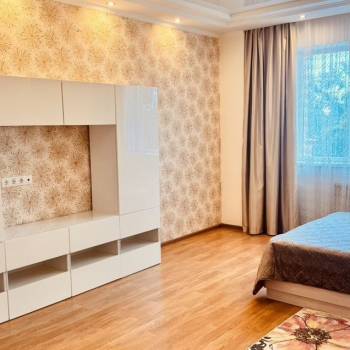 Сдается 1-комнатная квартира, 50 м²