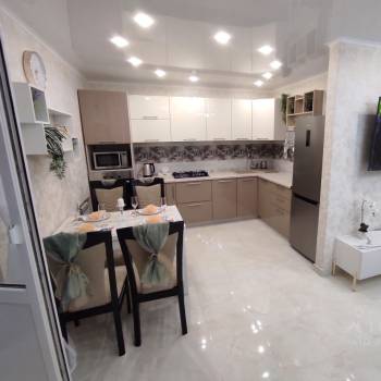 Сдается 2-х комнатная квартира, 65 м²