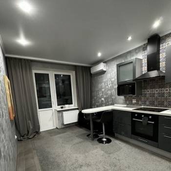 Сдается 1-комнатная квартира, 52 м²