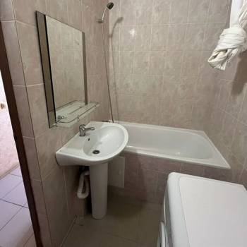 Продается 1-комнатная квартира, 32 м²
