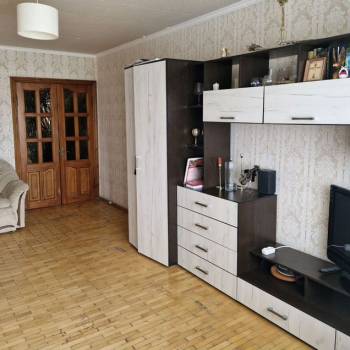 Продается Многокомнатная квартира, 77,6 м²