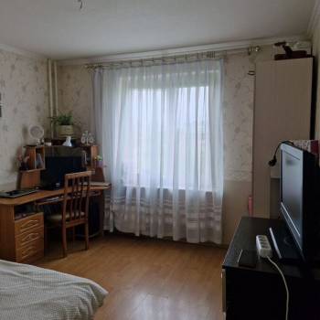 Продается Многокомнатная квартира, 77,6 м²