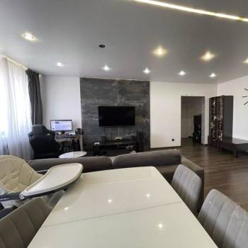 Продается 2-х комнатная квартира, 76,3 м²