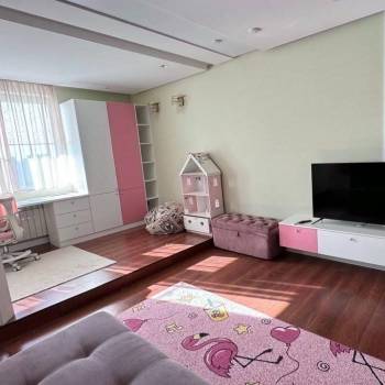 Сдается Многокомнатная квартира, 132,7 м²