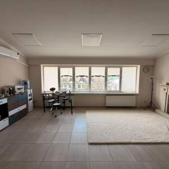 Продается Нежилое помещение, 230 м²