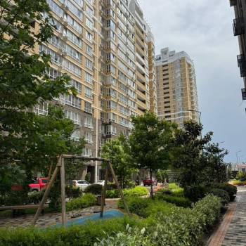 Сдается 1-комнатная квартира, 53 м²