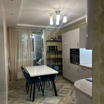 Сдается 1-комнатная квартира, 53 м²