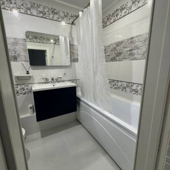 Сдается 1-комнатная квартира, 53 м²