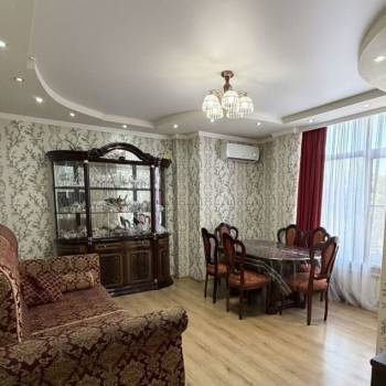 Продается 1-комнатная квартира, 53 м²