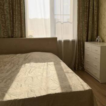 Продается 1-комнатная квартира, 53 м²