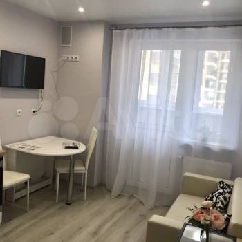 Сдается 1-комнатная квартира, 42 м²