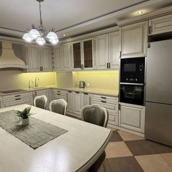Сдается 2-х комнатная квартира, 90 м²