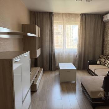 Сдается 1-комнатная квартира, 50 м²