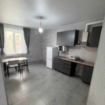 Сдается 1-комнатная квартира, 50 м²