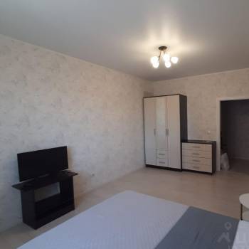 Сдается 1-комнатная квартира, 42 м²
