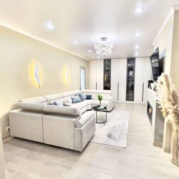 Продается Многокомнатная квартира, 205,7 м²