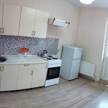Сдается 1-комнатная квартира, 38 м²