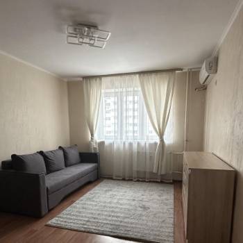 Сдается 1-комнатная квартира, 39 м²