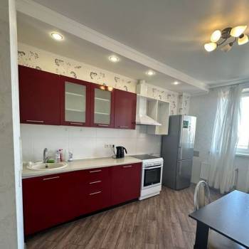 Сдается 1-комнатная квартира, 54 м²