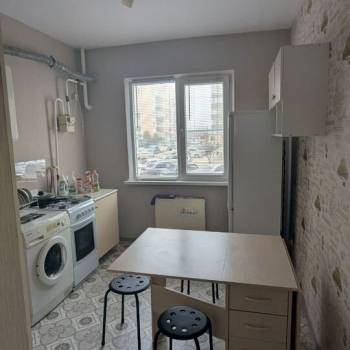 Сдается Многокомнатная квартира, 80 м²