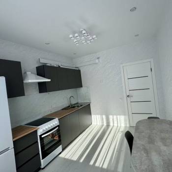 Продается 1-комнатная квартира, 37 м²