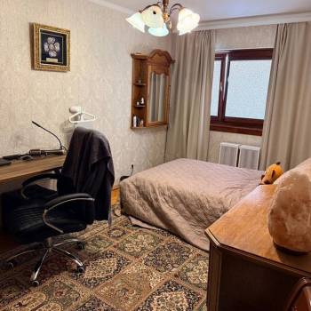 Продается Многокомнатная квартира, 93 м²