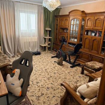 Продается Многокомнатная квартира, 93 м²