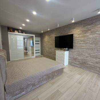 Продается 1-комнатная квартира, 51 м²