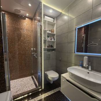 Продается 1-комнатная квартира, 51 м²