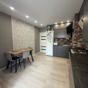 Продается 1-комнатная квартира, 51 м²