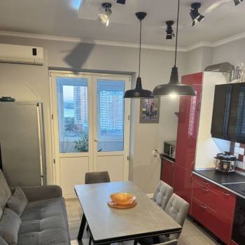 Сдается 2-х комнатная квартира, 75 м²