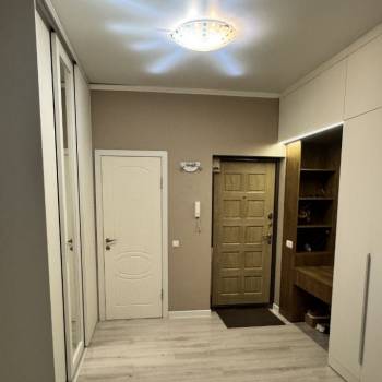 Сдается 2-х комнатная квартира, 75 м²