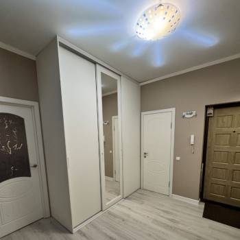 Сдается 2-х комнатная квартира, 75 м²