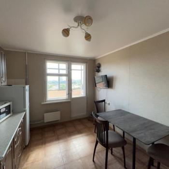 Сдается 1-комнатная квартира, 40 м²