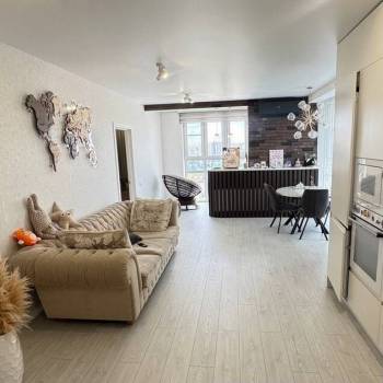 Сдается 2-х комнатная квартира, 65 м²