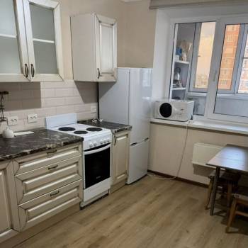 Продается 1-комнатная квартира, 38 м²