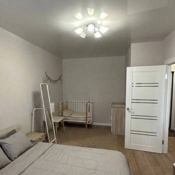 Продается 1-комнатная квартира, 36 м²