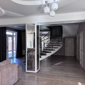 Продается Дом, 296 м²