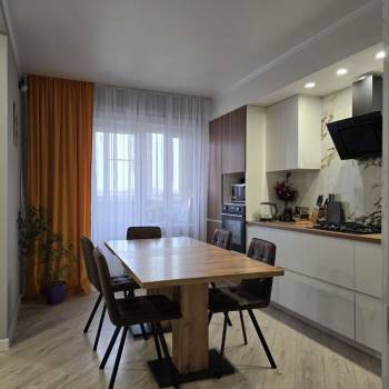 Продается 3-х комнатная квартира, 94 м²