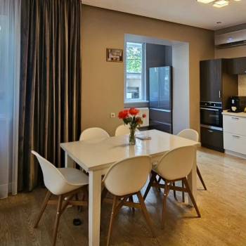 Продается Многокомнатная квартира, 131,8 м²